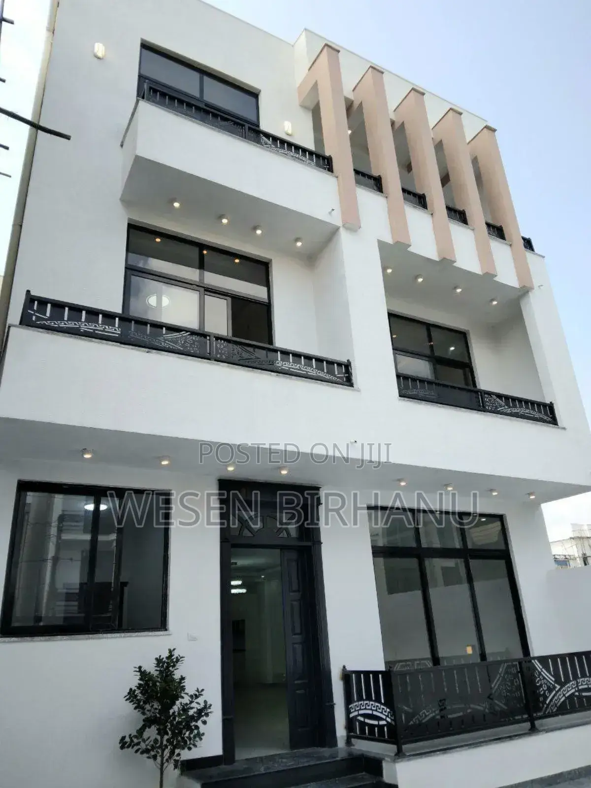 7bdrm House in የ ግል ቤቶች, Addis Ketema for sale