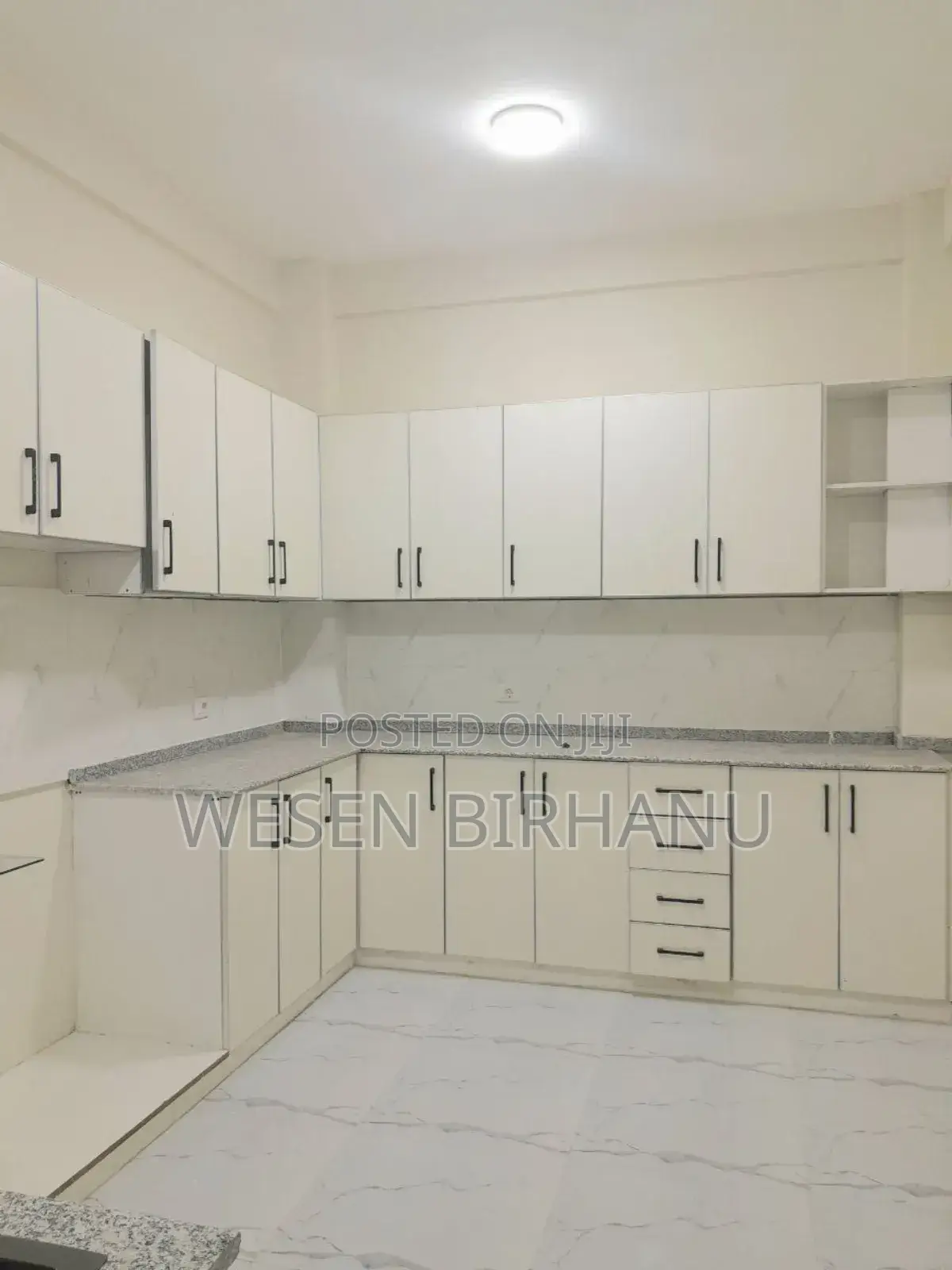 7bdrm House in የ ግል ቤቶች, Addis Ketema for sale