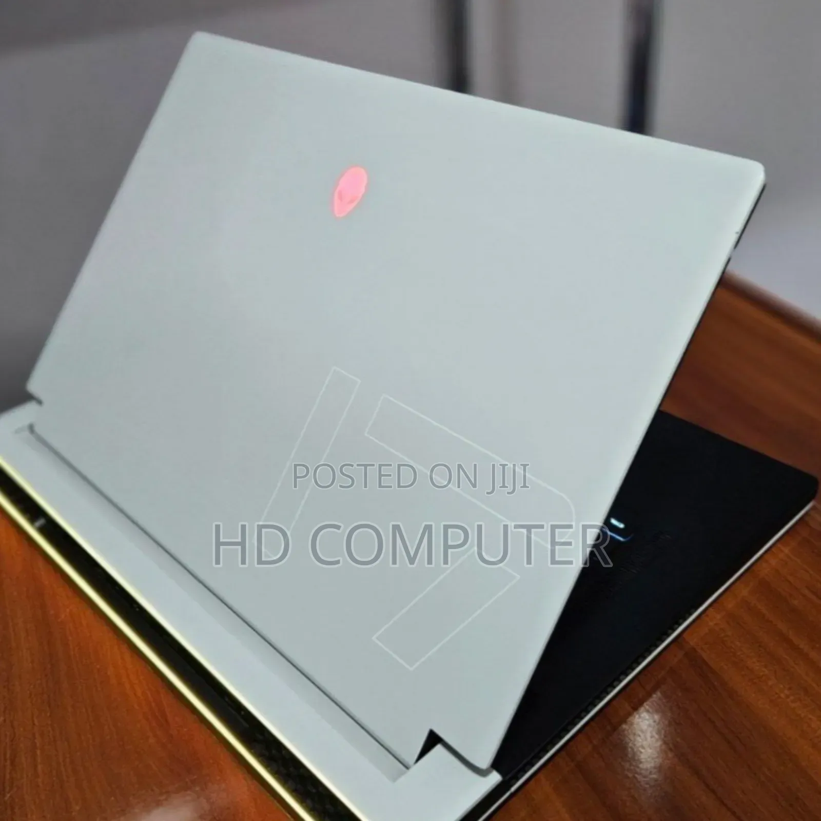 New Laptop Alienware M17x R2 16GB Intel Core I7 SSD 1T