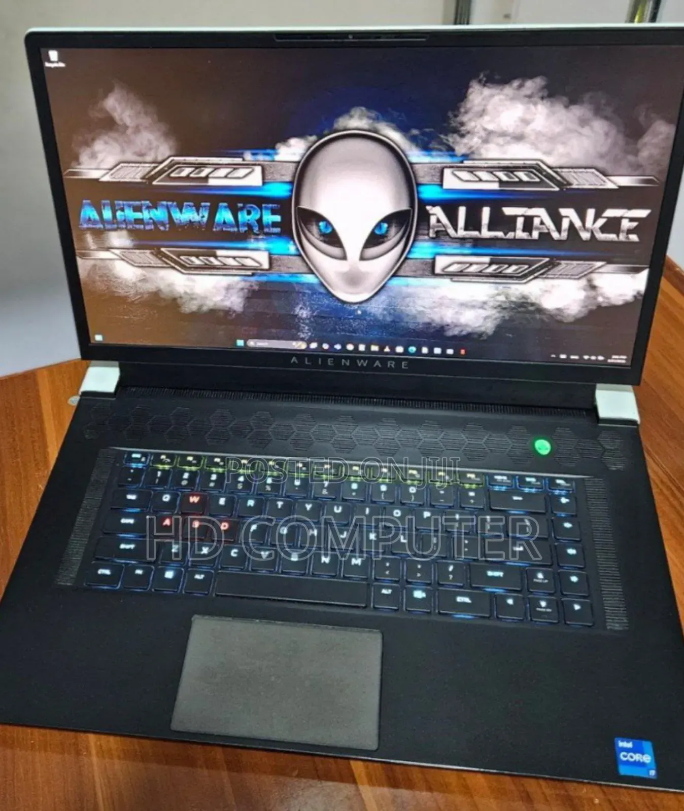 New Laptop Alienware M17x R2 16GB Intel Core I7 SSD 1T