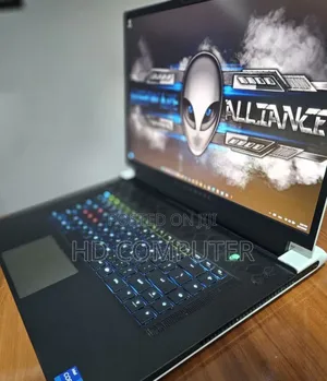 New Laptop Alienware M17x R2 16GB Intel Core I7 SSD 1T