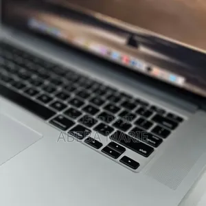 New Laptop Apple MacBook Pro 2015 16GB Intel Core I7 SSD 512GB