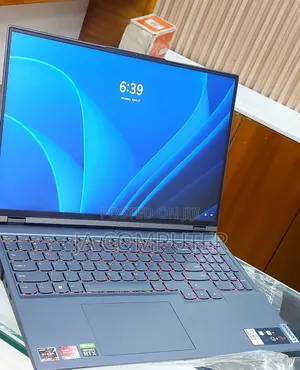 New Laptop Lenovo Legion 5 8GB AMD Ryzen 7 SSD 512GB