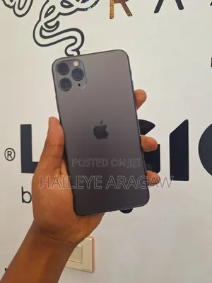 Photo - Apple iPhone 11 Pro Max 64 GB Black