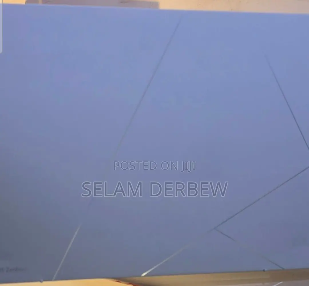 New Laptop Asus ZenBook UX330UA 16GB Intel Core I7 SSD 1T