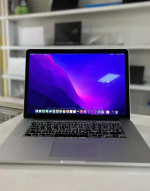 New Laptop Apple MacBook Pro 2015 8GB Intel Core I7 SSD 256GB