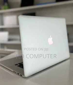 New Laptop Apple MacBook Pro 2015 8GB Intel Core I7 SSD 256GB