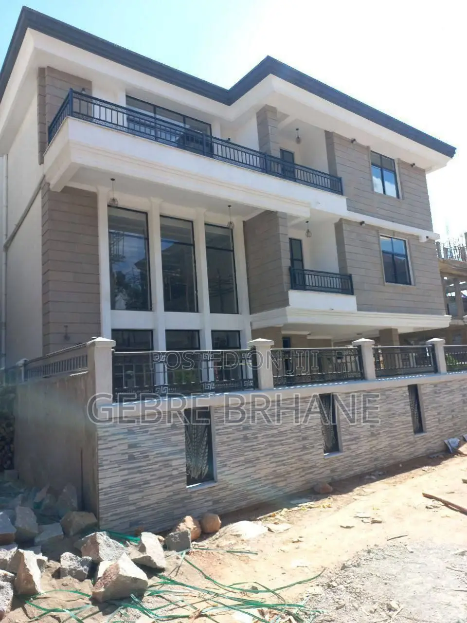 5bdrm Farm House in G+2, Yeka for rent