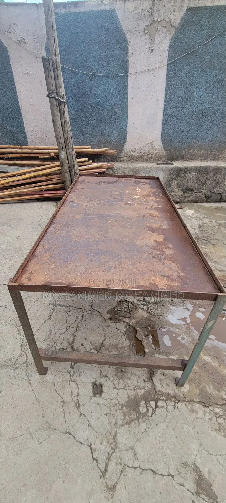 የፍብሪካ ጠረጴዛ/ Industrial Table