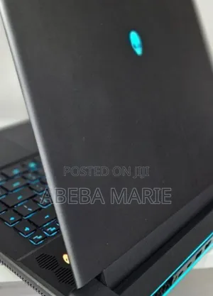 New Laptop Alienware M17x R2 16GB Intel Core I7 SSD 1T