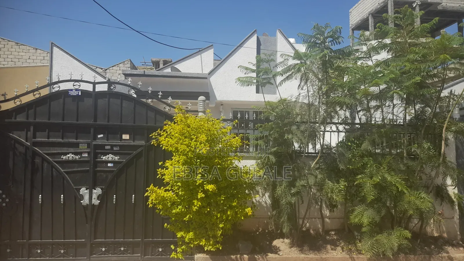 Furnished 4bdrm Apartment in Yeka for sale