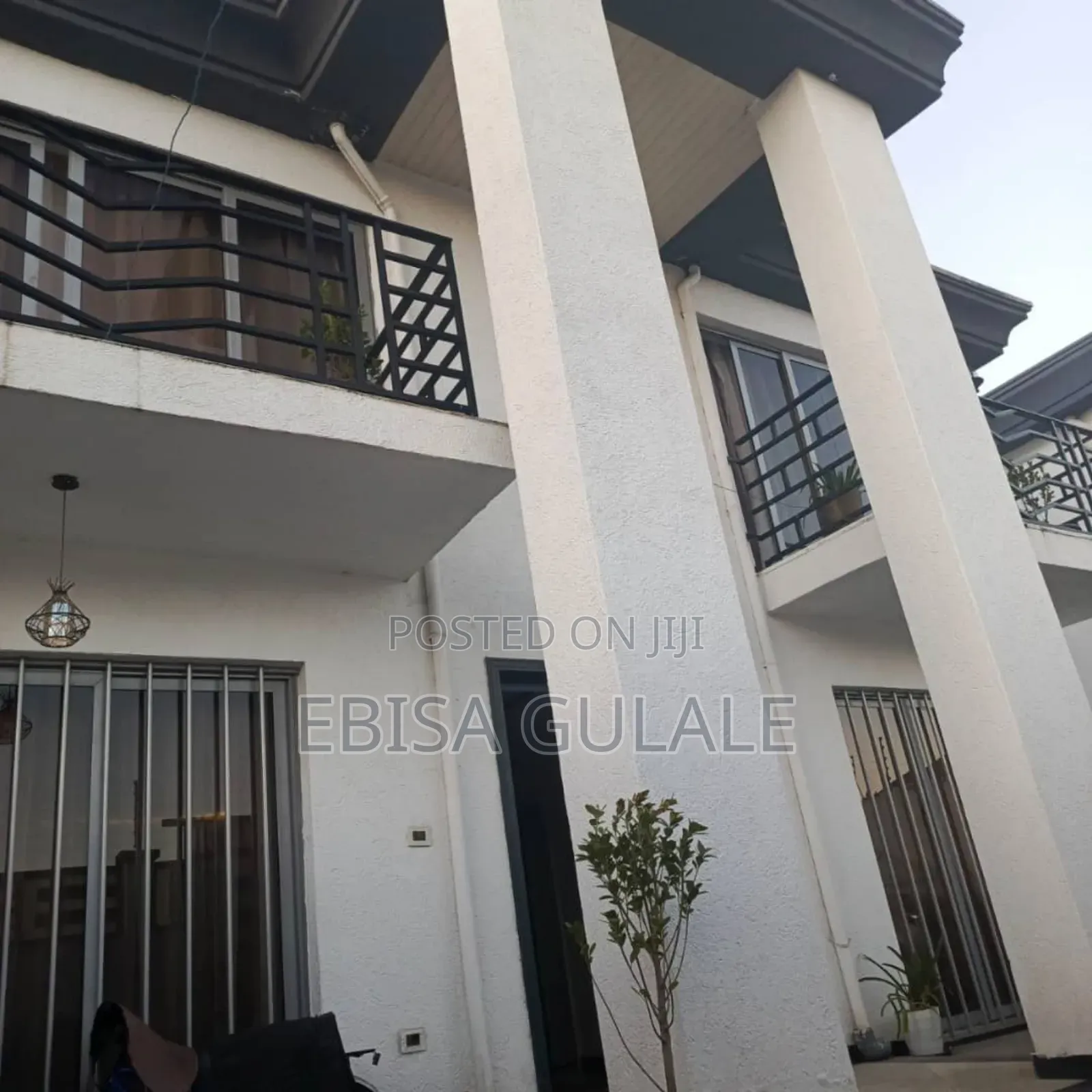 Furnished 6bdrm Apartment in Yeka for sale