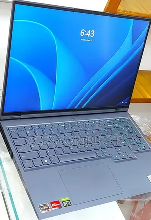 New Laptop Lenovo Legion 5 8GB AMD Ryzen 7 SSD 512GB