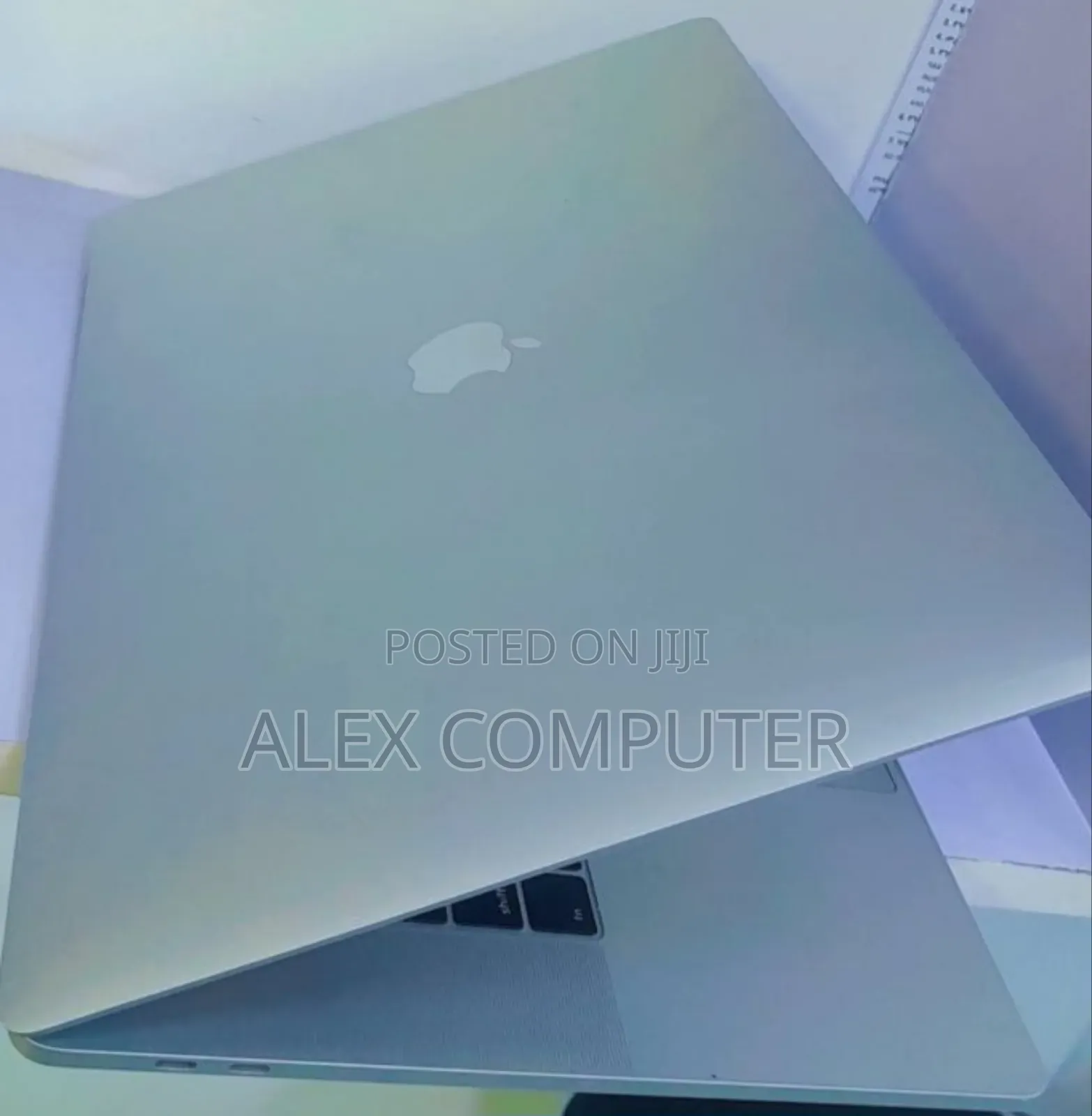 New Laptop Apple MacBook Pro 2017 16GB Intel Core I7 SSD 256GB