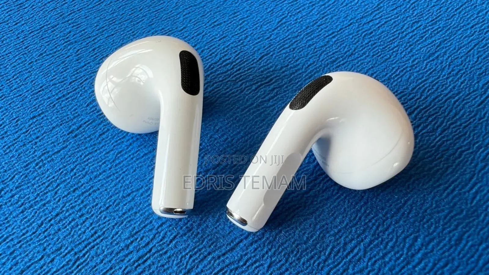 Authentic Apple Airpods With Charging Case