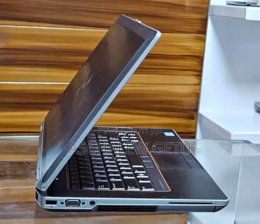 New Laptop Dell Latitude 5310 4GB Intel Core I5 SSD 1T