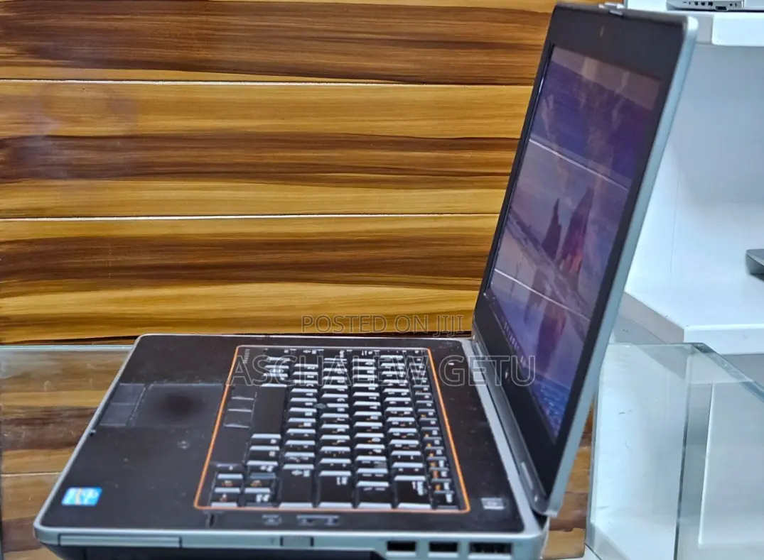 New Laptop Dell Latitude 5310 4GB Intel Core I5 SSD 1T