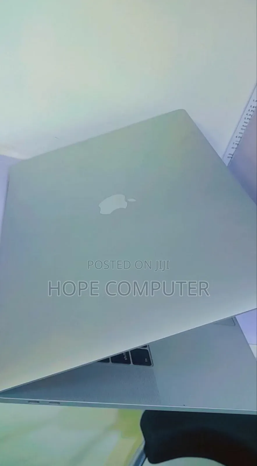 New Laptop Apple MacBook Pro 2017 8GB Intel Core I7 SSD 256GB