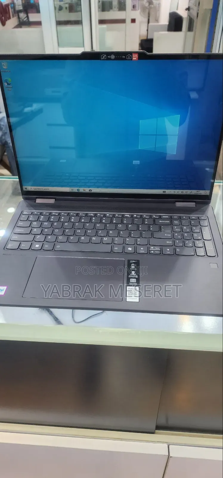 New Laptop Lenovo Yoga 7i 16GB Intel Core Ultra 7 SSD 1T