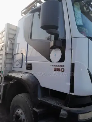 Iveco ባላቶኒ ከነተሳቢው
•2021
•a-08
•180,000 ኪሜ
•Bk በ Bk ስፖንዳ