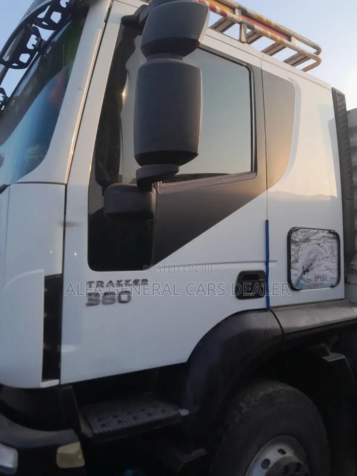 Iveco ባላቶኒ ከነተሳቢው
•2021
•a-08
•180,000 ኪሜ
•Bk በ Bk ስፖንዳ