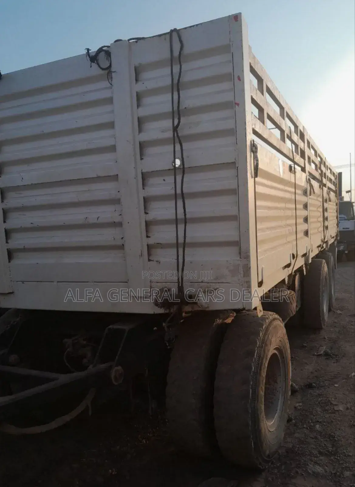 Iveco ባላቶኒ ከነተሳቢው
•2021
•a-08
•180,000 ኪሜ
•Bk በ Bk ስፖንዳ