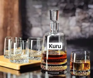 Decanter With Lid 4 Whisky Glasses Set / የውስኪ ማቅረቢያ
