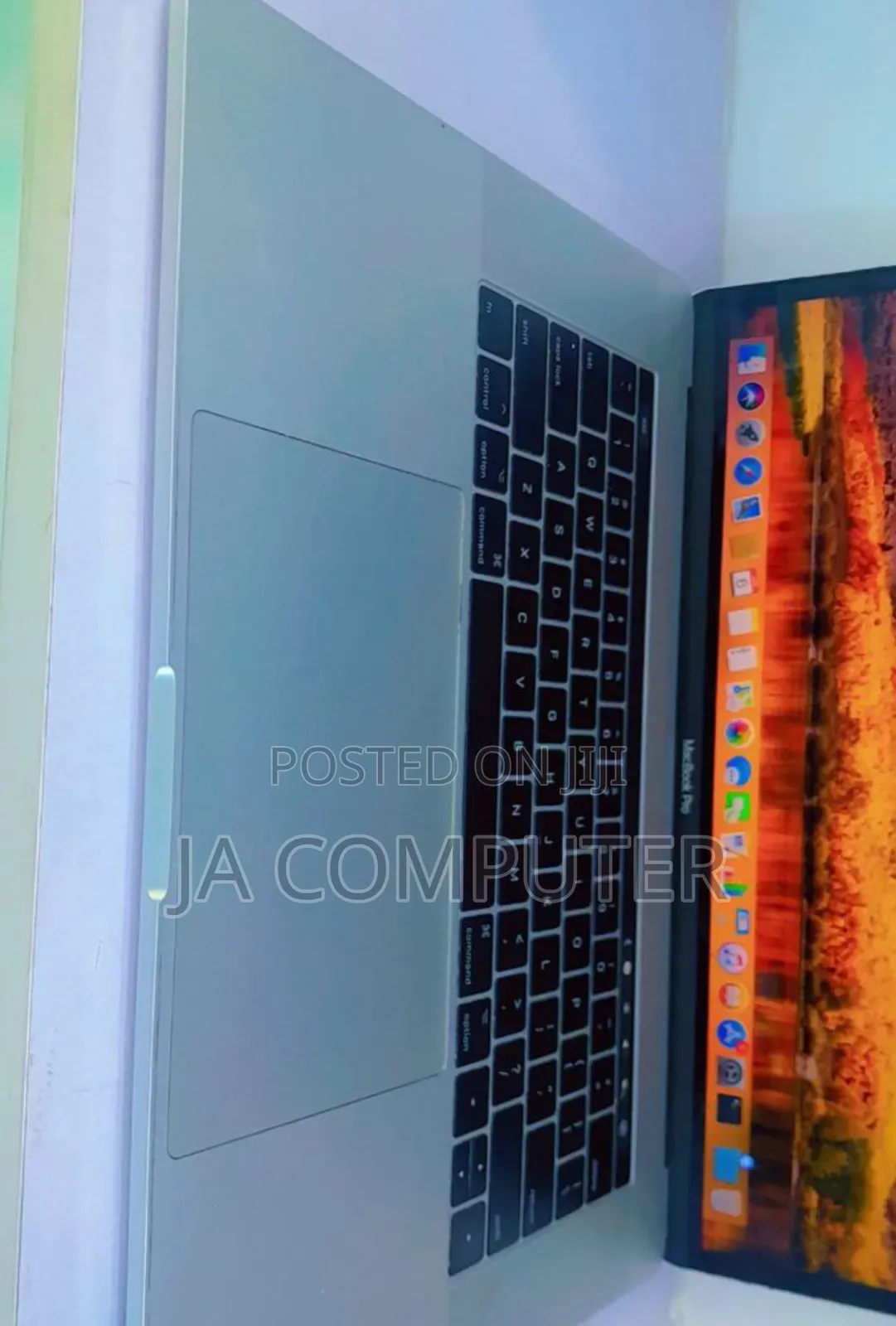 New Laptop Apple MacBook Pro 2017 16GB Intel Core I7 SSD 256GB