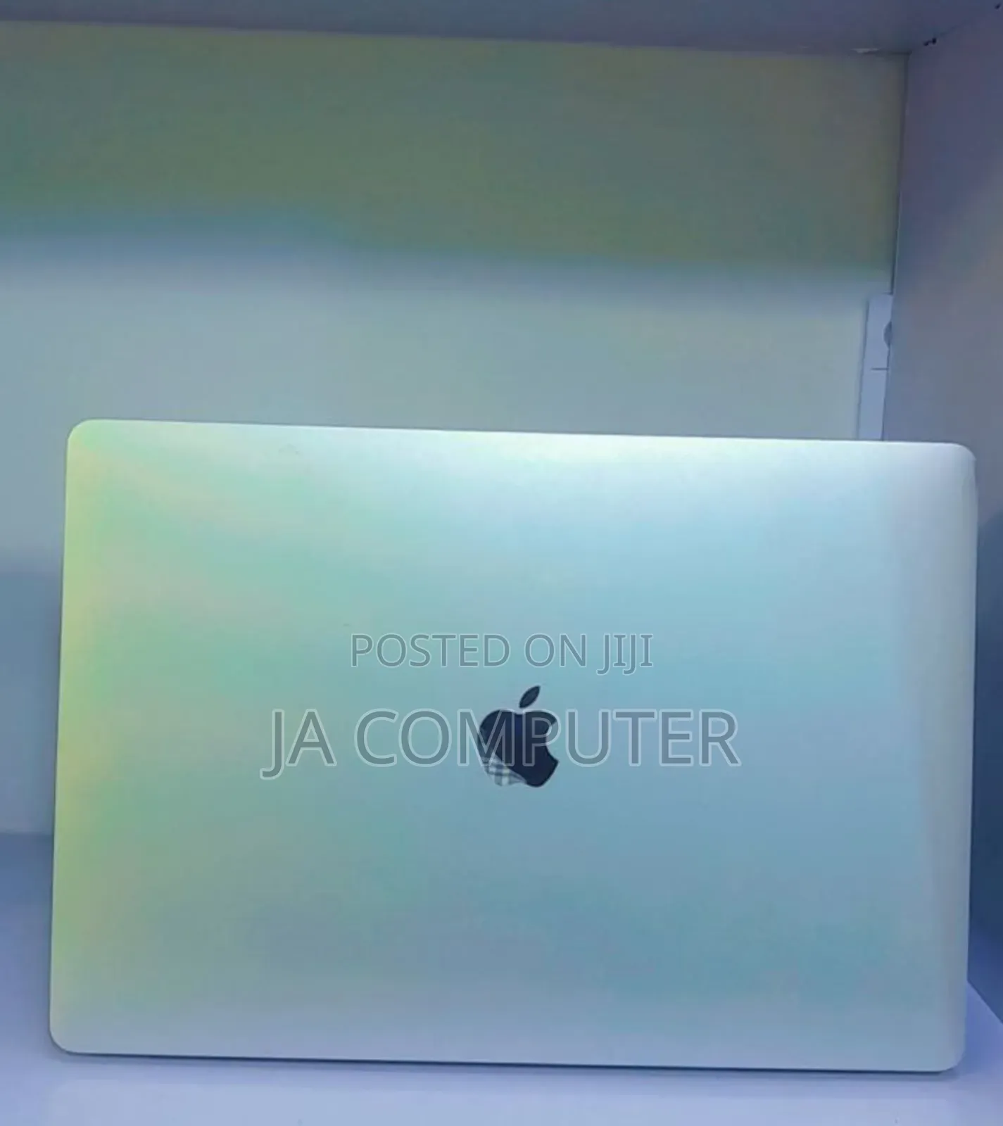 New Laptop Apple MacBook Pro 2017 16GB Intel Core I7 SSD 256GB