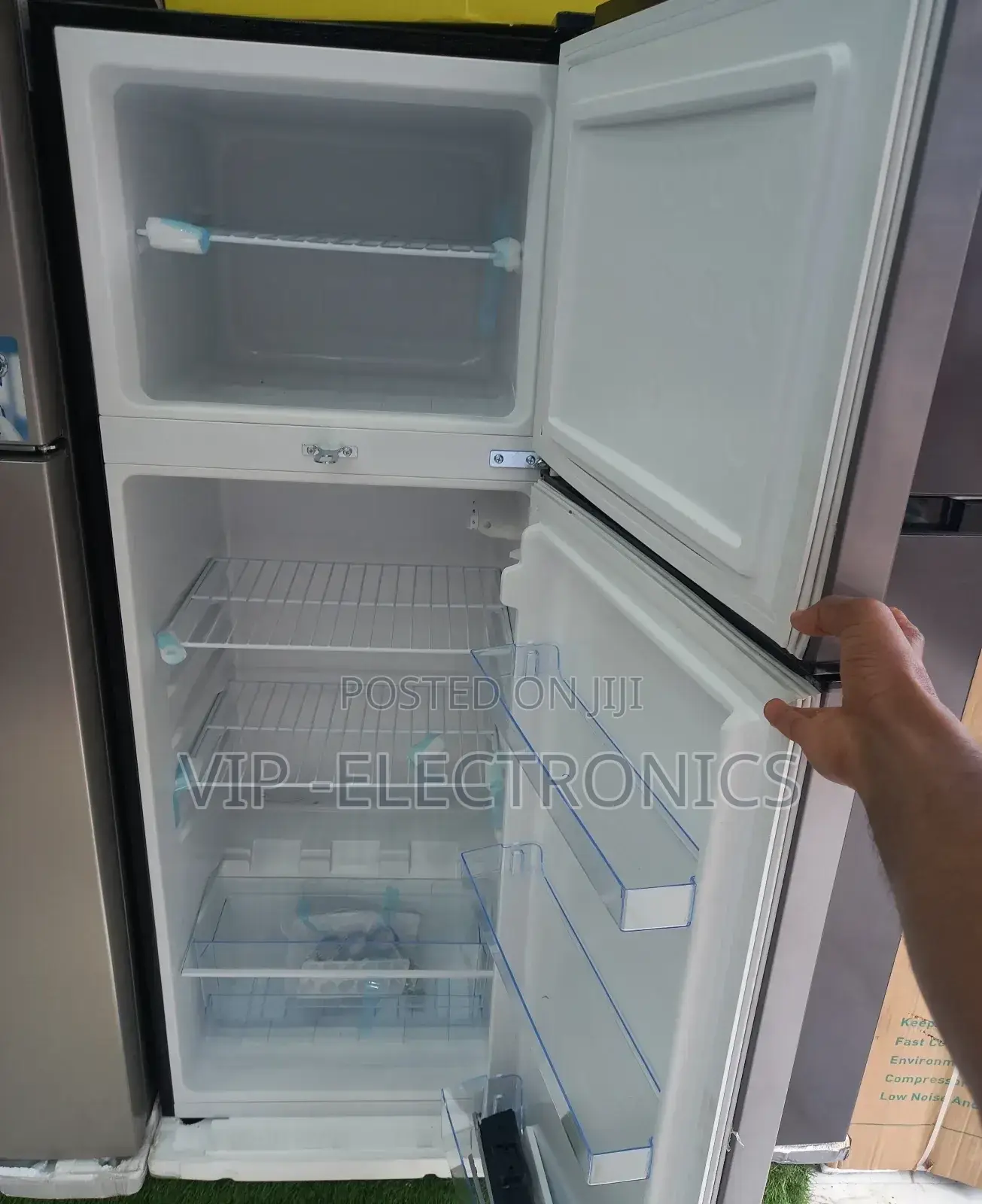 Fucus Refrigerator 250