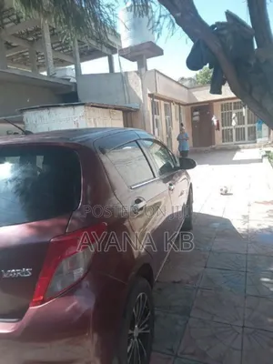 Toyota Yaris 2012 Blue