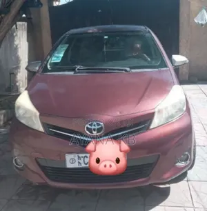 Photo - Toyota Yaris 2012 Blue