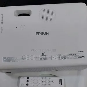 Rbrand New Epson Projector Co-W01 With Bag and Remot and Bag