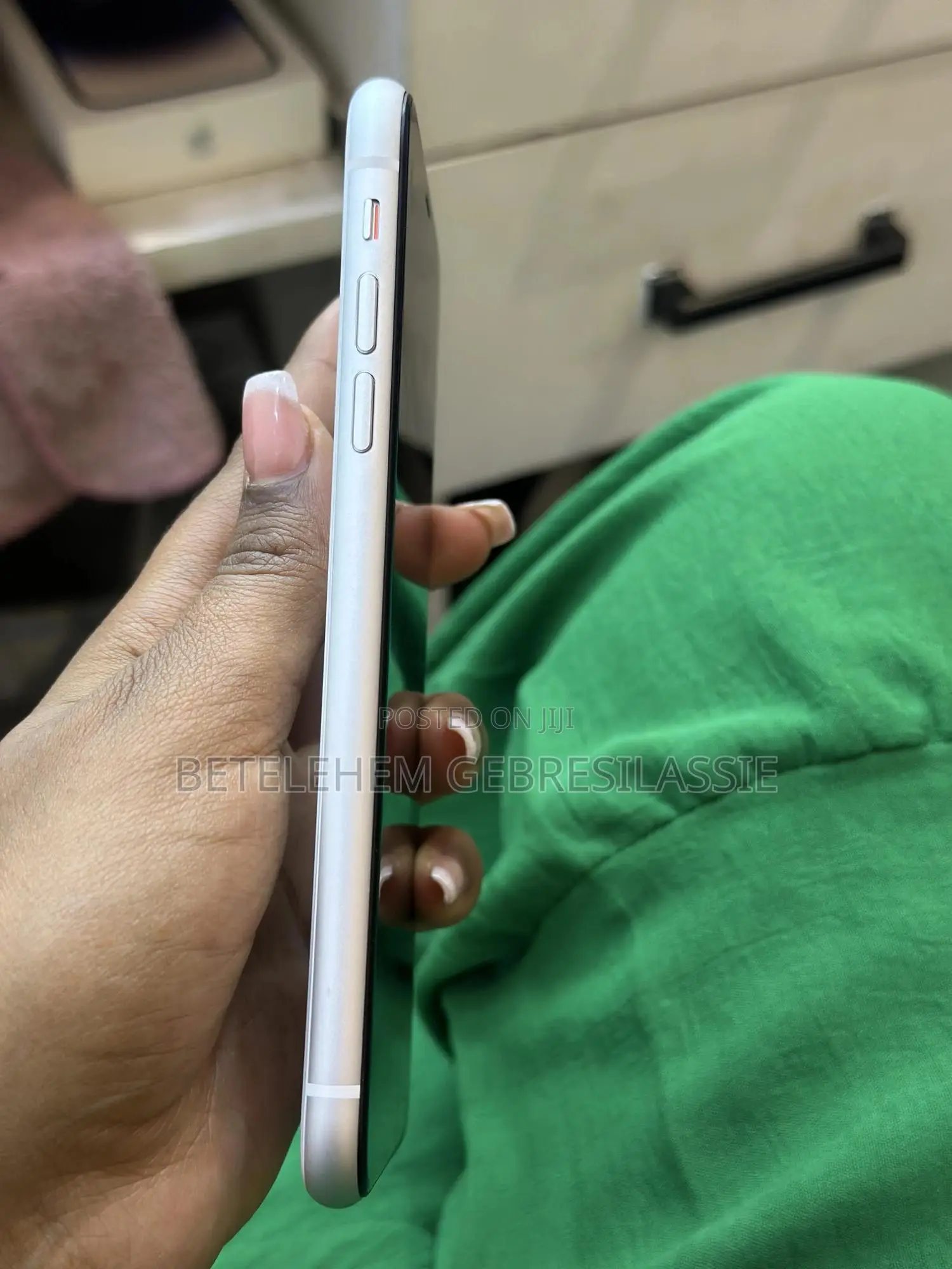 New Apple iPhone XR 128 GB White