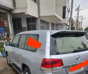 Toyota Land Cruiser 2021 Silver