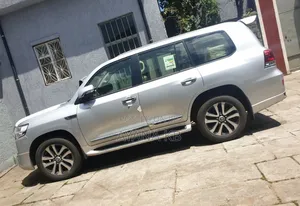 Toyota Land Cruiser 2021 Silver