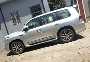 Toyota Land Cruiser 2021 Silver
