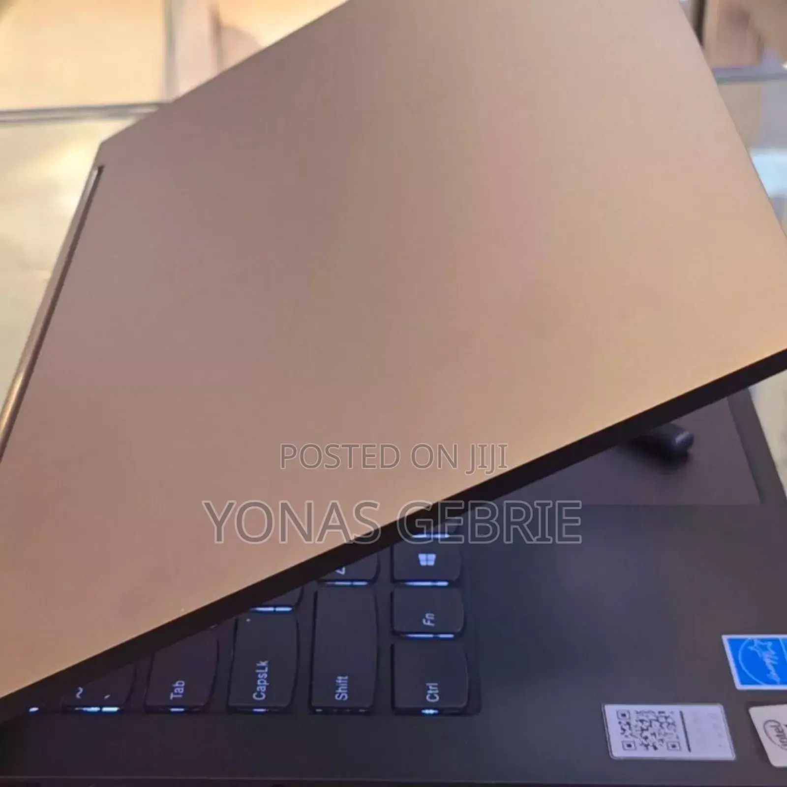 New Laptop Lenovo Yoga 7i 16GB Intel Core I7 SSD 1T