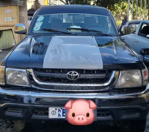 Photo - Toyota Hilux 2000 Gray