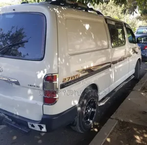 Toyota HiAce 2011 White
