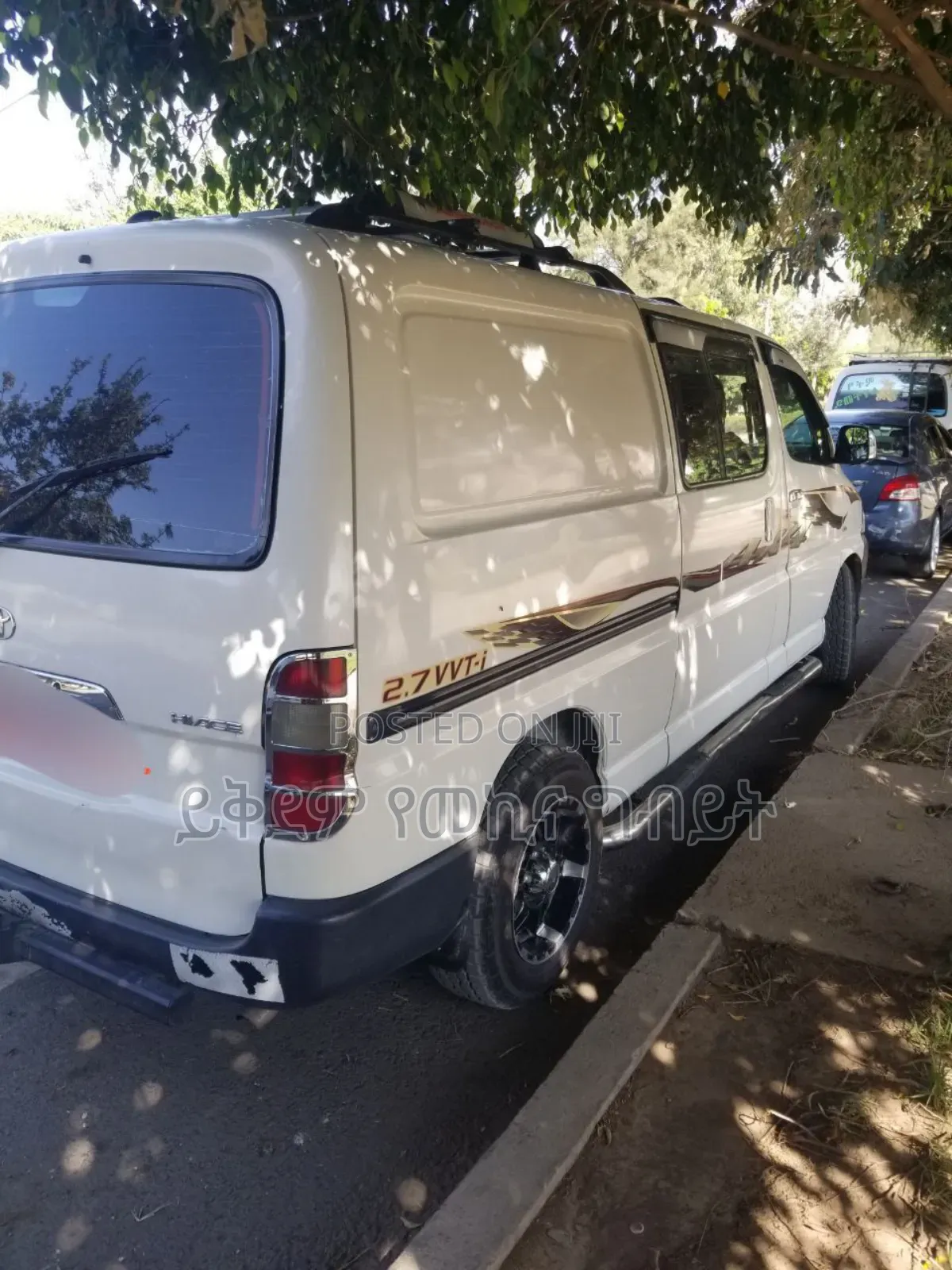 Toyota HiAce 2011 White