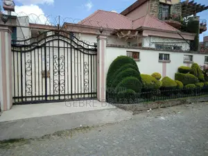 5bdrm Villa in Villa, Yeka for rent