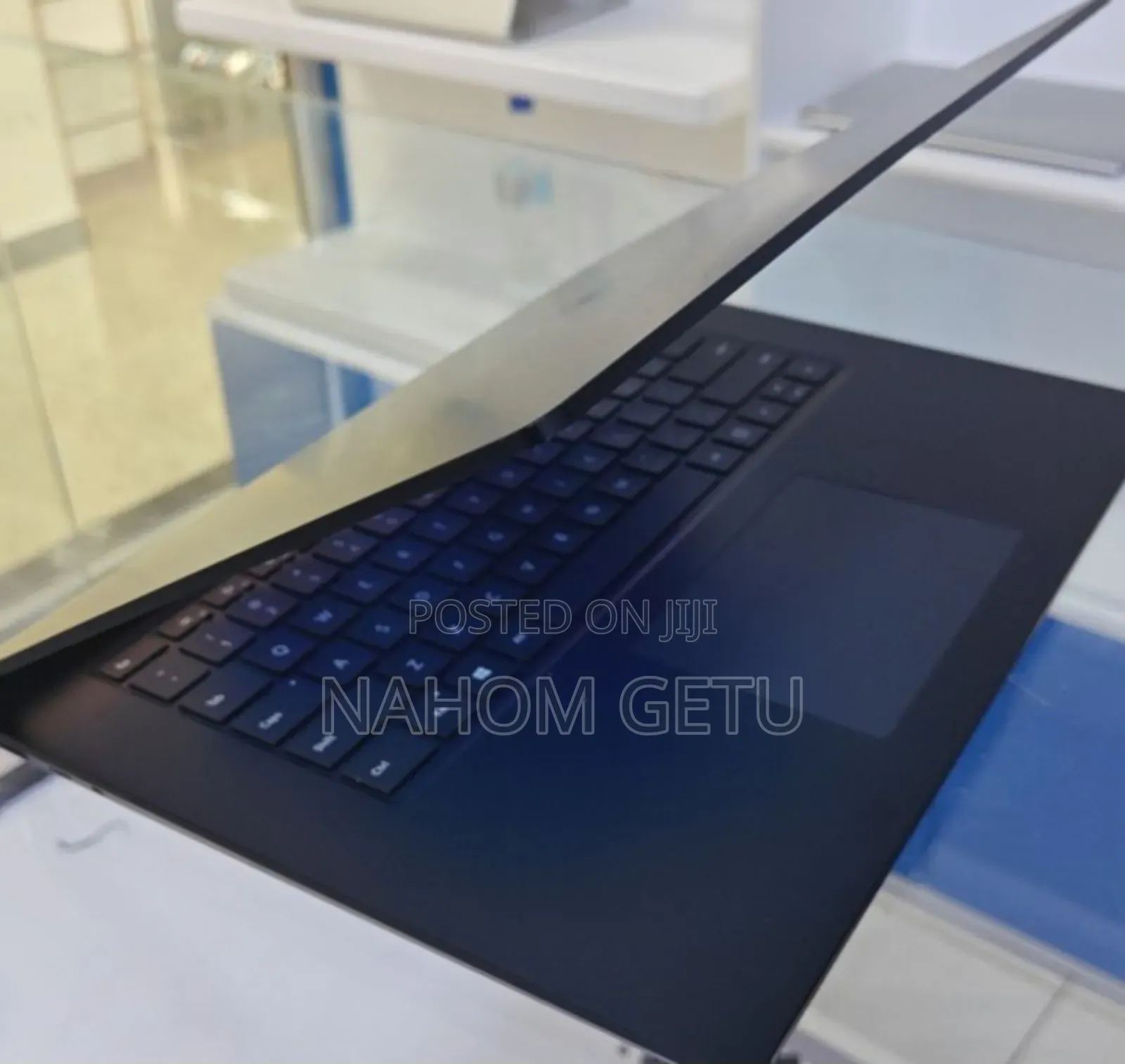 New Laptop Microsoft Surface Book 3 8GB AMD Ryzen 5 SSD 512GB