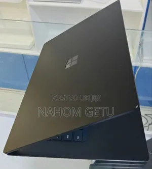 New Laptop Microsoft Surface Book 3 8GB AMD Ryzen 5 SSD 512GB