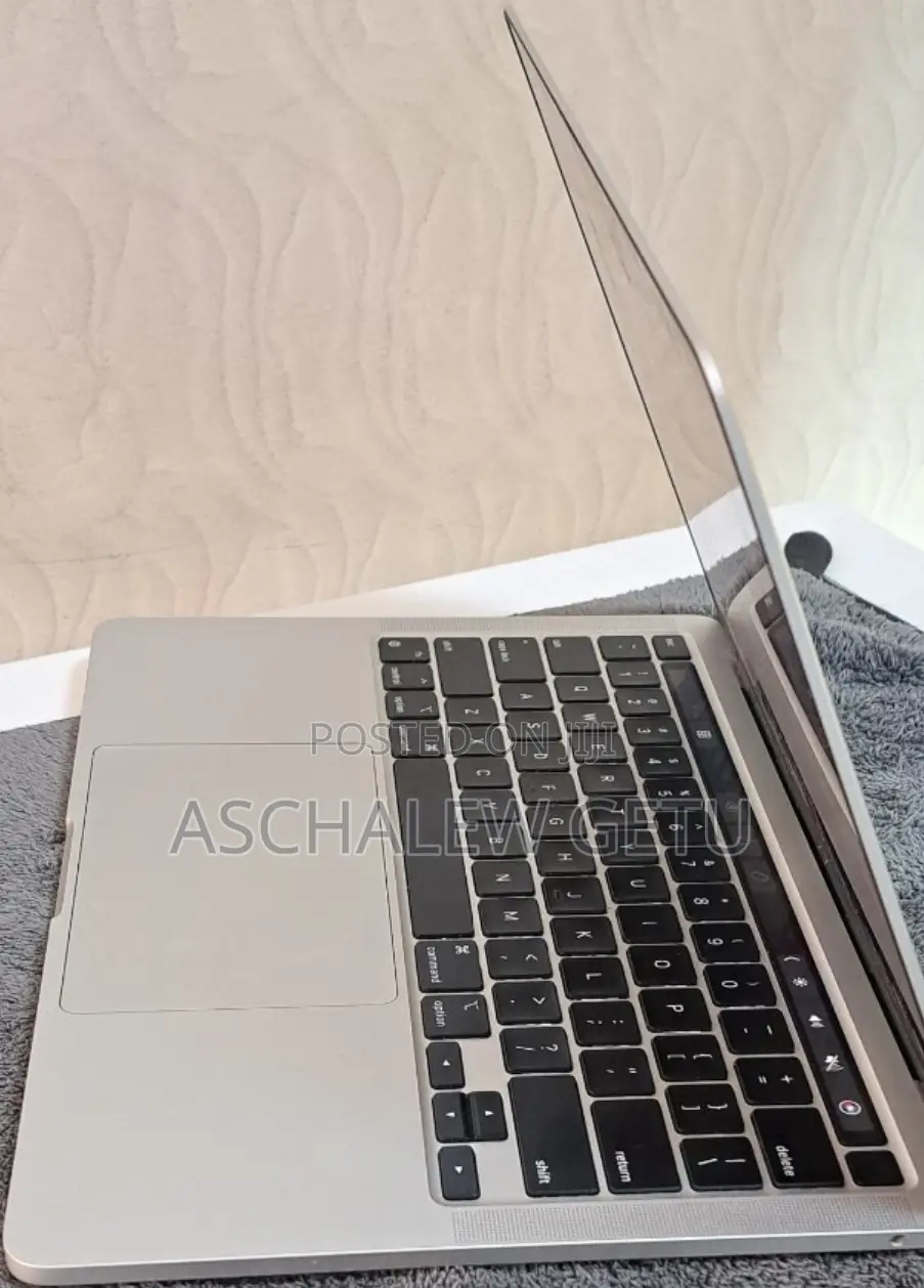New Laptop Apple MacBook Air 2020 M1 8GB Apple M1 SSD 256GB