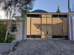 5bdrm Villa in ቪላ ቤት, Addis Ketema for sale