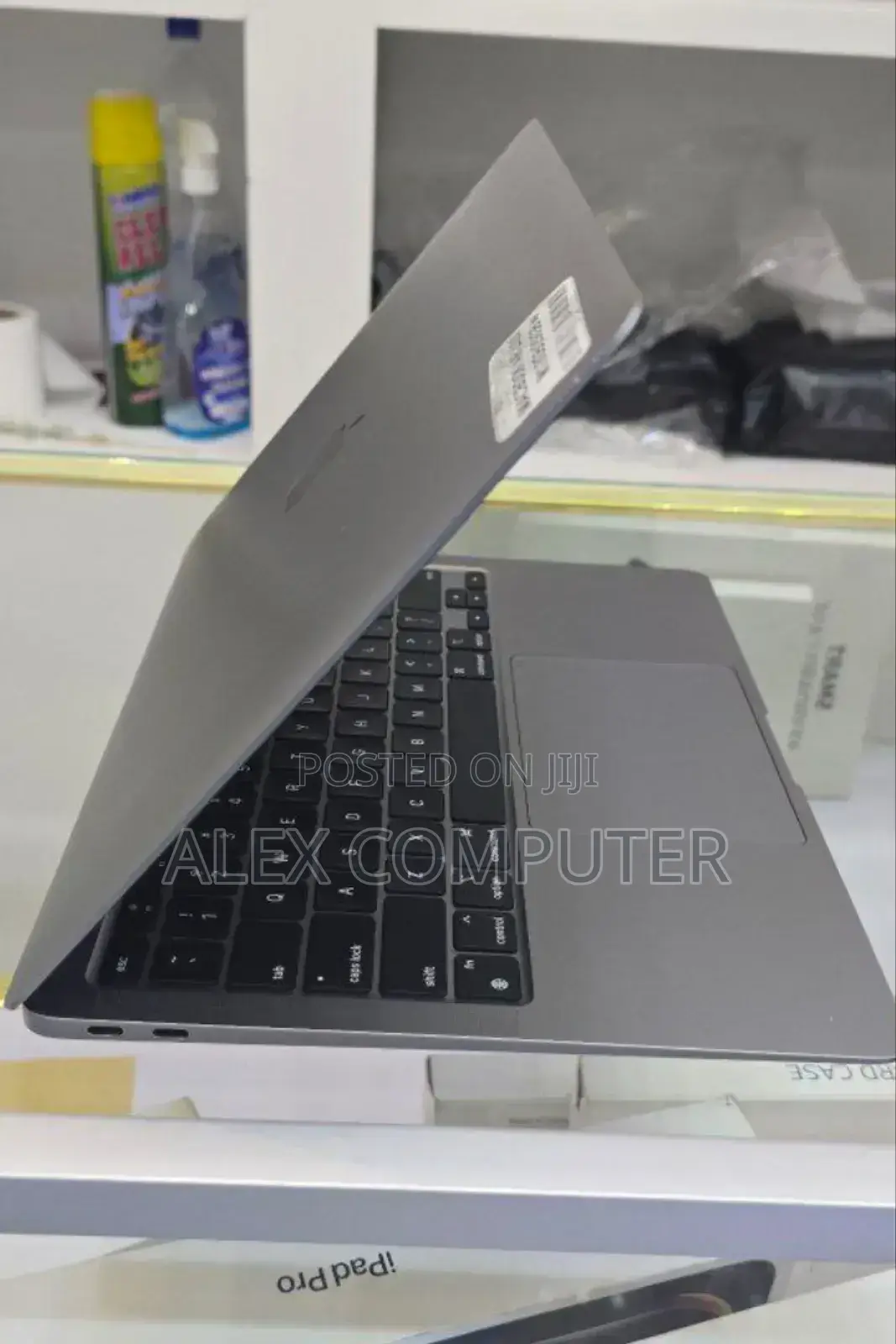 New Laptop Apple MacBook Air 2020 M1 8GB Apple M1 SSD 256GB