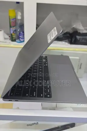 New Laptop Apple MacBook Air 2020 M1 8GB Apple M1 SSD 256GB