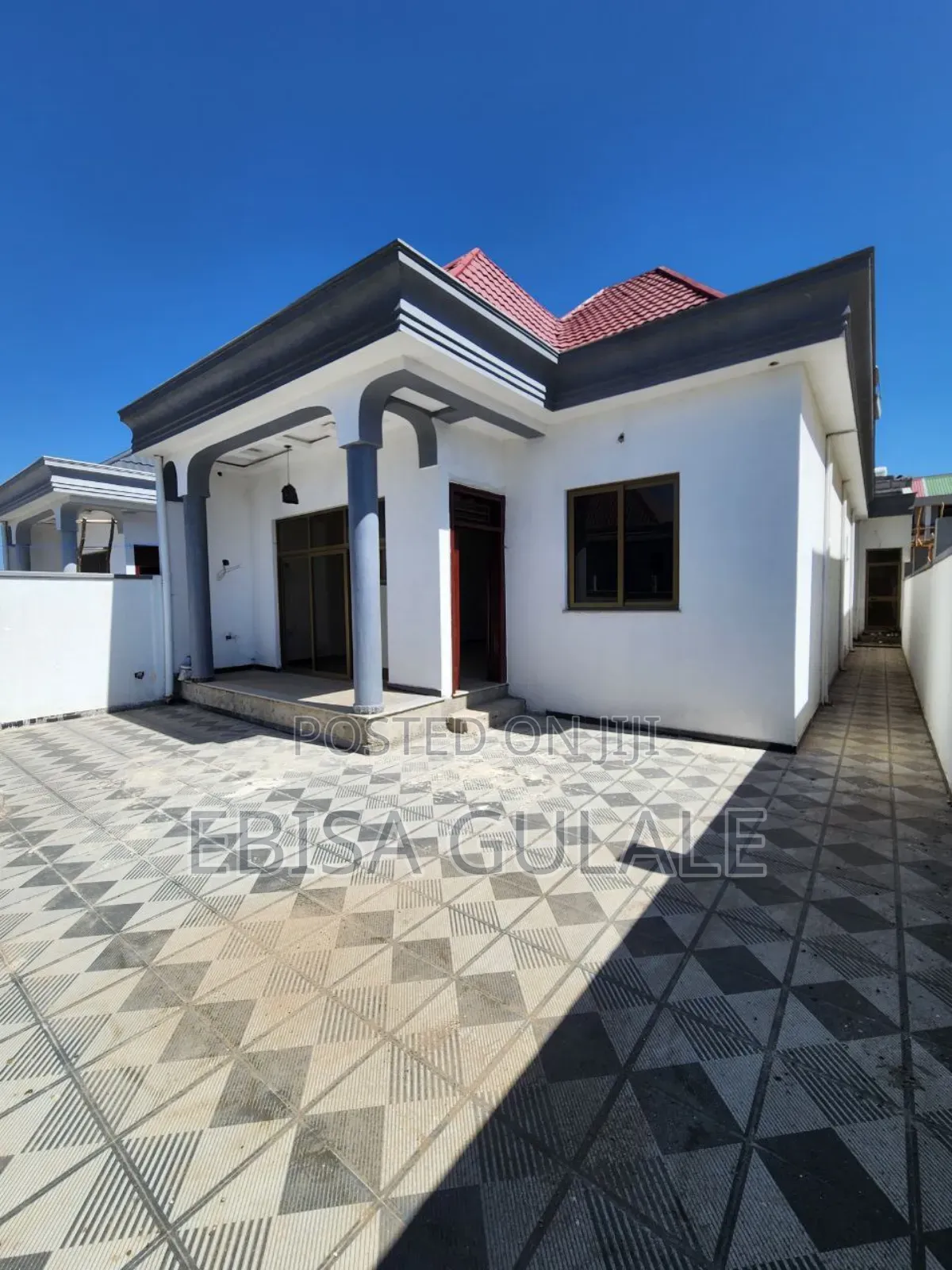 Furnished 4bdrm Apartment in Yeka for sale