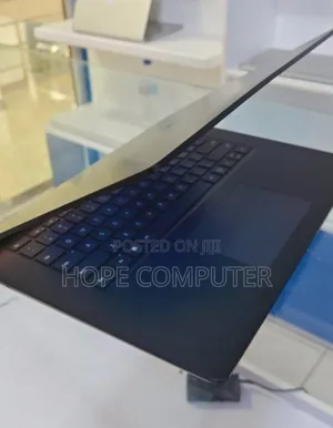 New Laptop Microsoft Surface Book 3 8GB AMD Ryzen 5 SSD 256GB